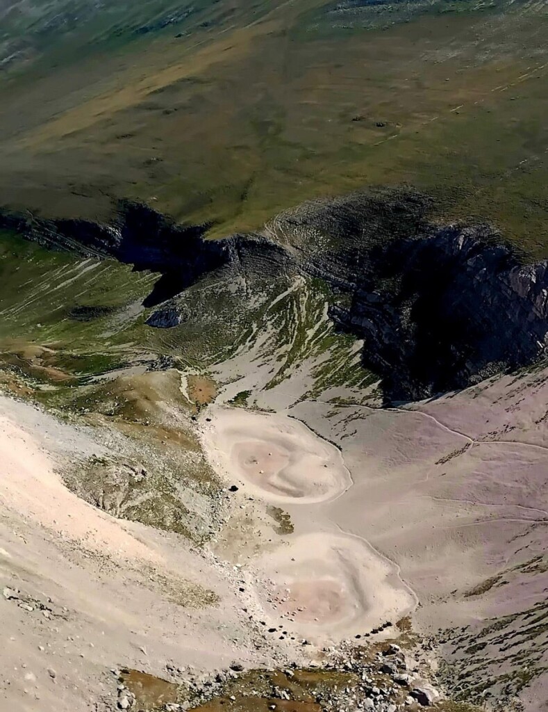 Lago PIlato caldo siccità prosciugato