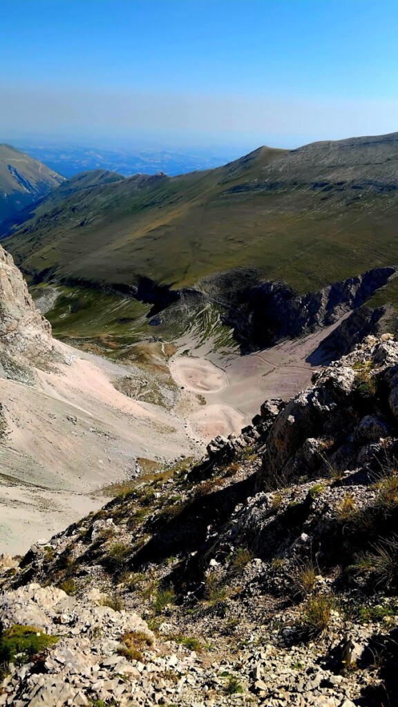 Lago PIlato caldo siccità prosciugato