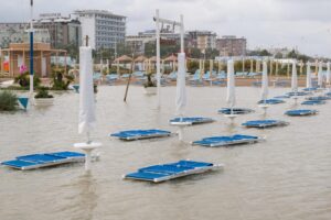 RIMINI-Mareggiata sulla Riviera Romagnola