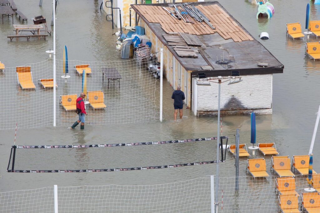 RIMINI-Mareggiata sulla Riviera Romagnola