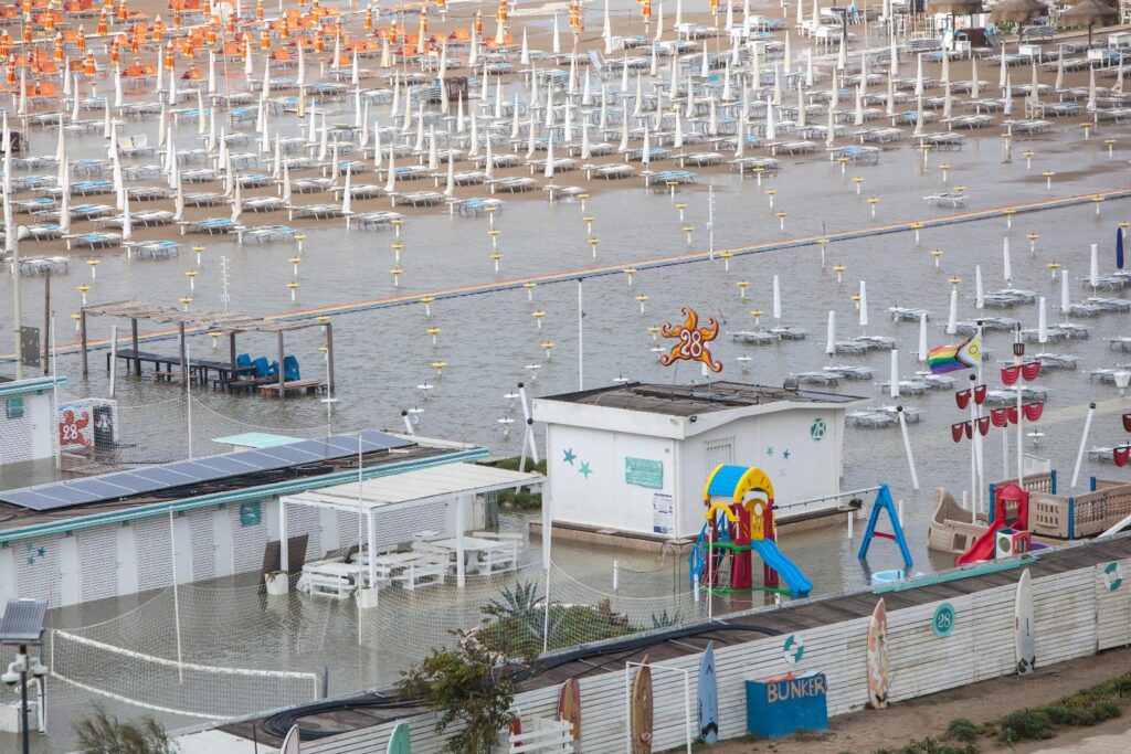 RIMINI-Mareggiata sulla Riviera Romagnola