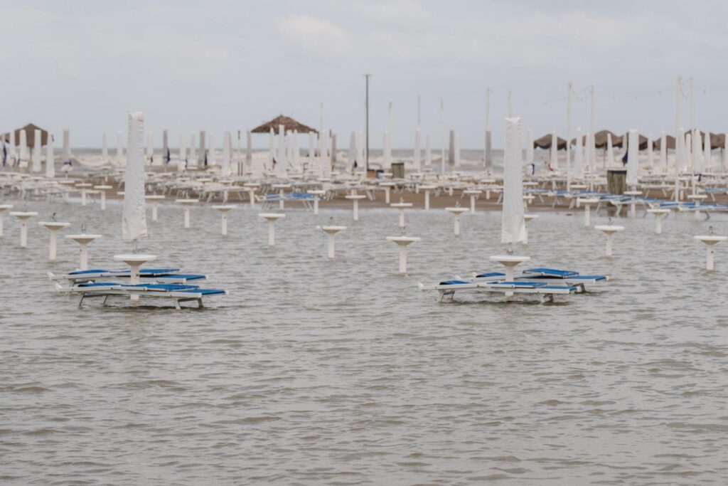 RIMINI-Mareggiata sulla Riviera Romagnola