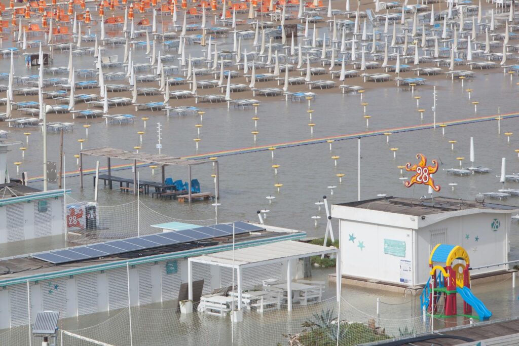 RIMINI-Mareggiata sulla Riviera Romagnola