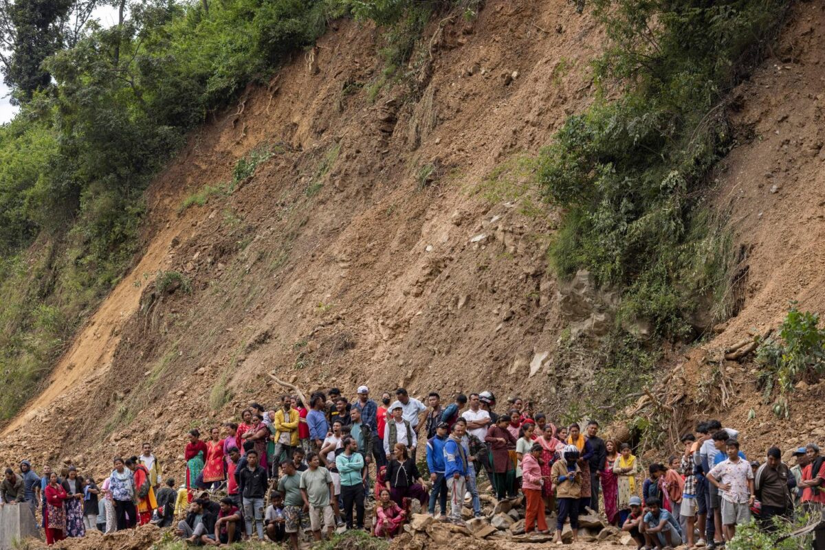 alluvioni e frane in nepal