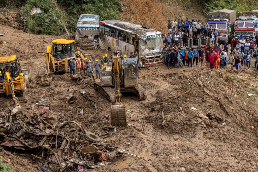 alluvioni e frane in nepal