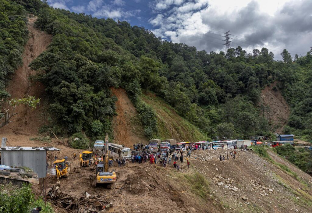 alluvioni e frane in nepal