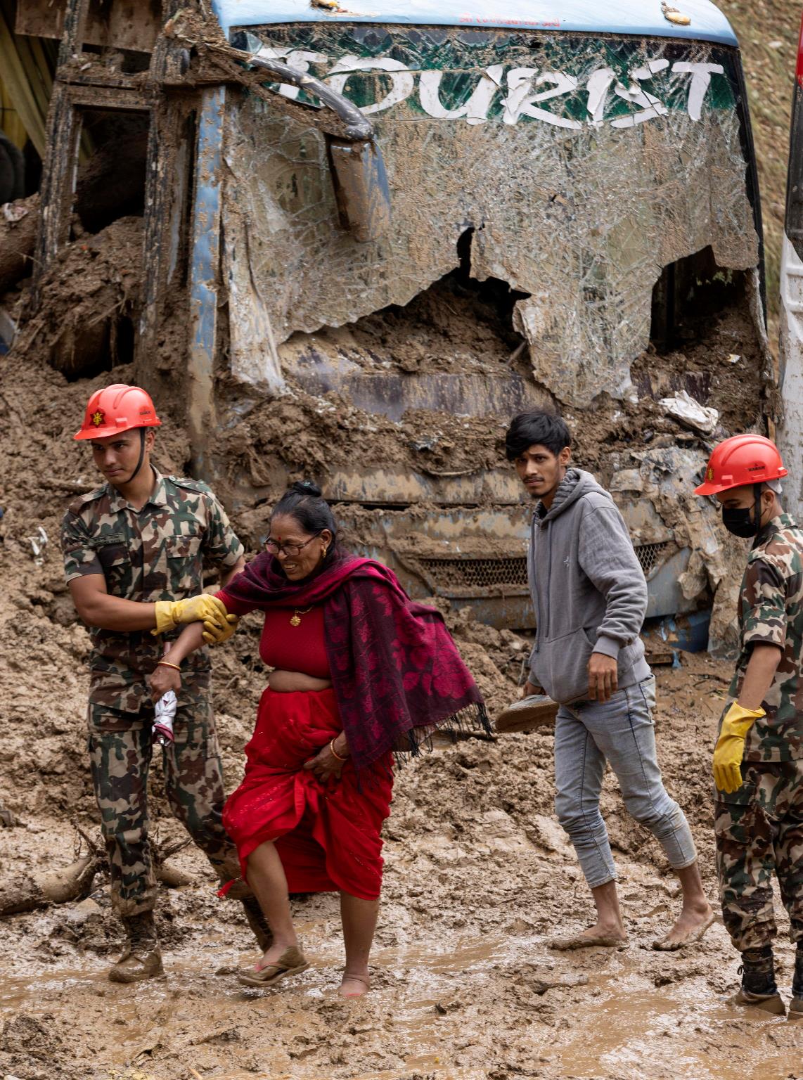 alluvioni e frane in nepal