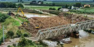 diga tronchi esondazione fiume lamone ponte ferrovia boncellino video