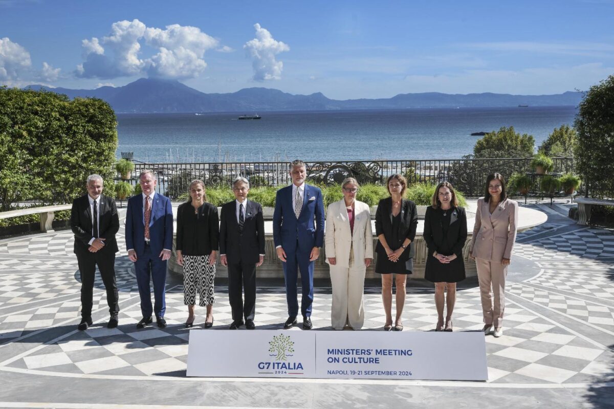 foto famiglia g7 cultura napoli