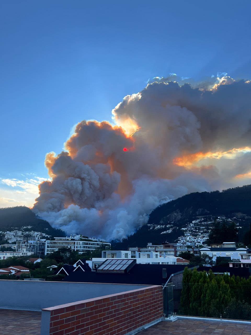 incendi quito ecuador