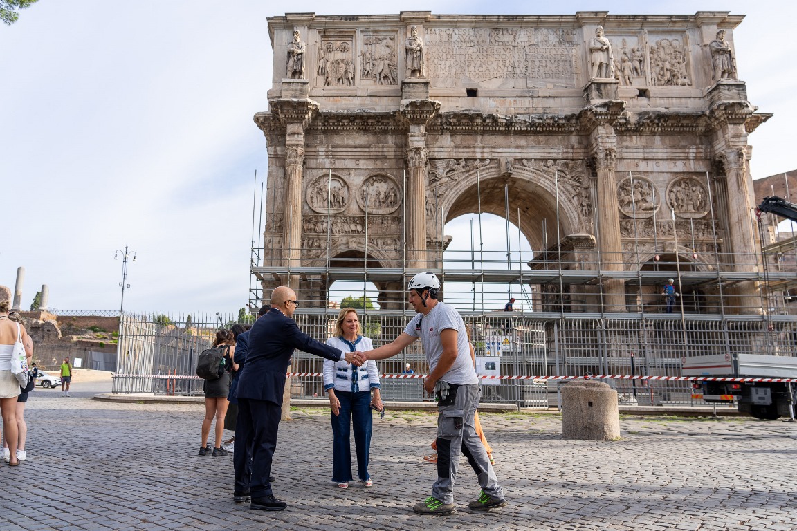 maltempo fulmine arco costantino