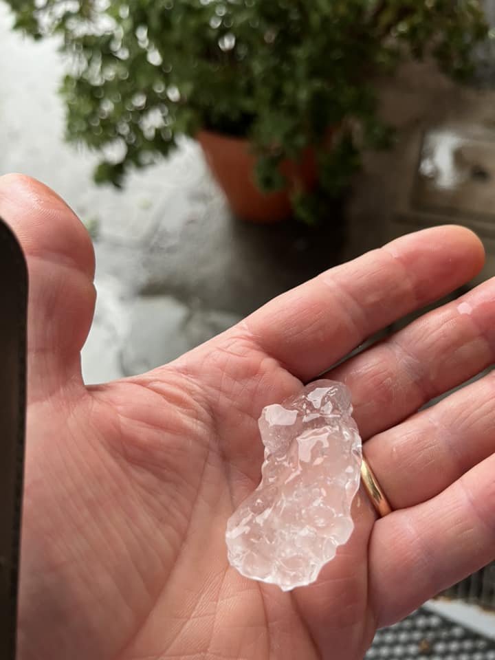 maltempo oggi grandine versilia toscana