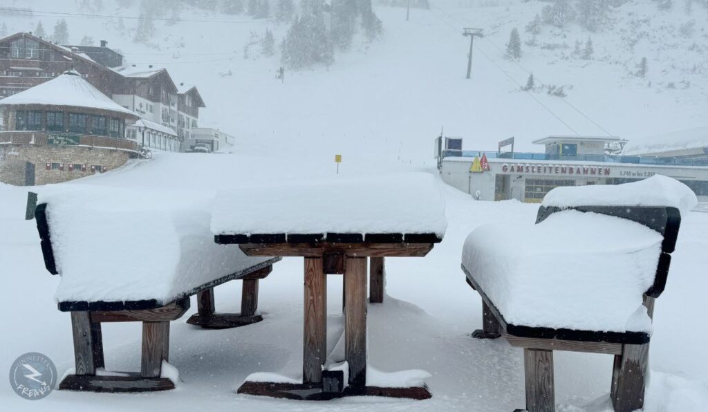 Alpi sommerse dalla neve in Austria: accumuli eccezionali a Obertauern