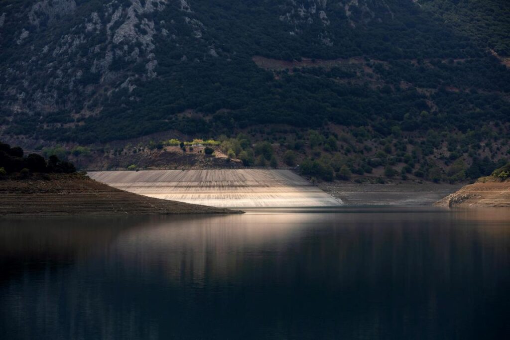 siccità grecia lago