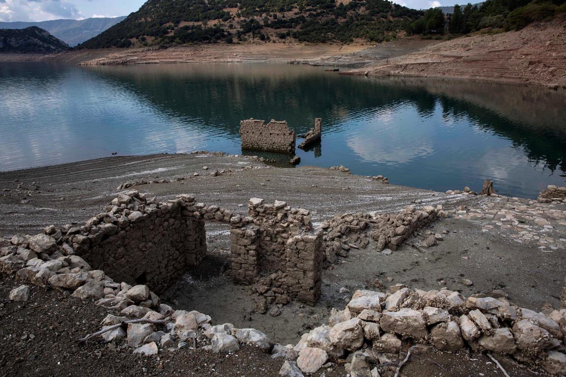 siccità grecia lago