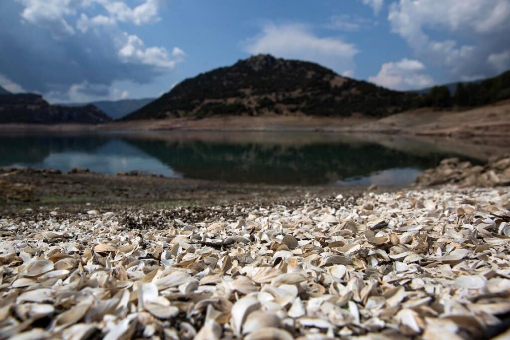 siccità grecia lago