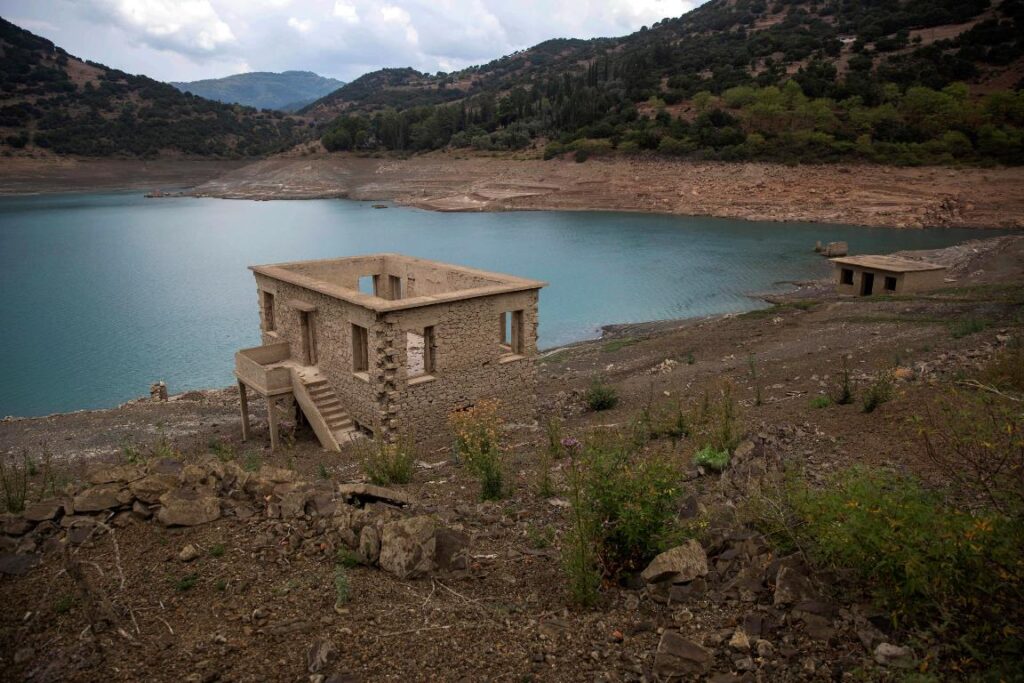 siccità grecia lago