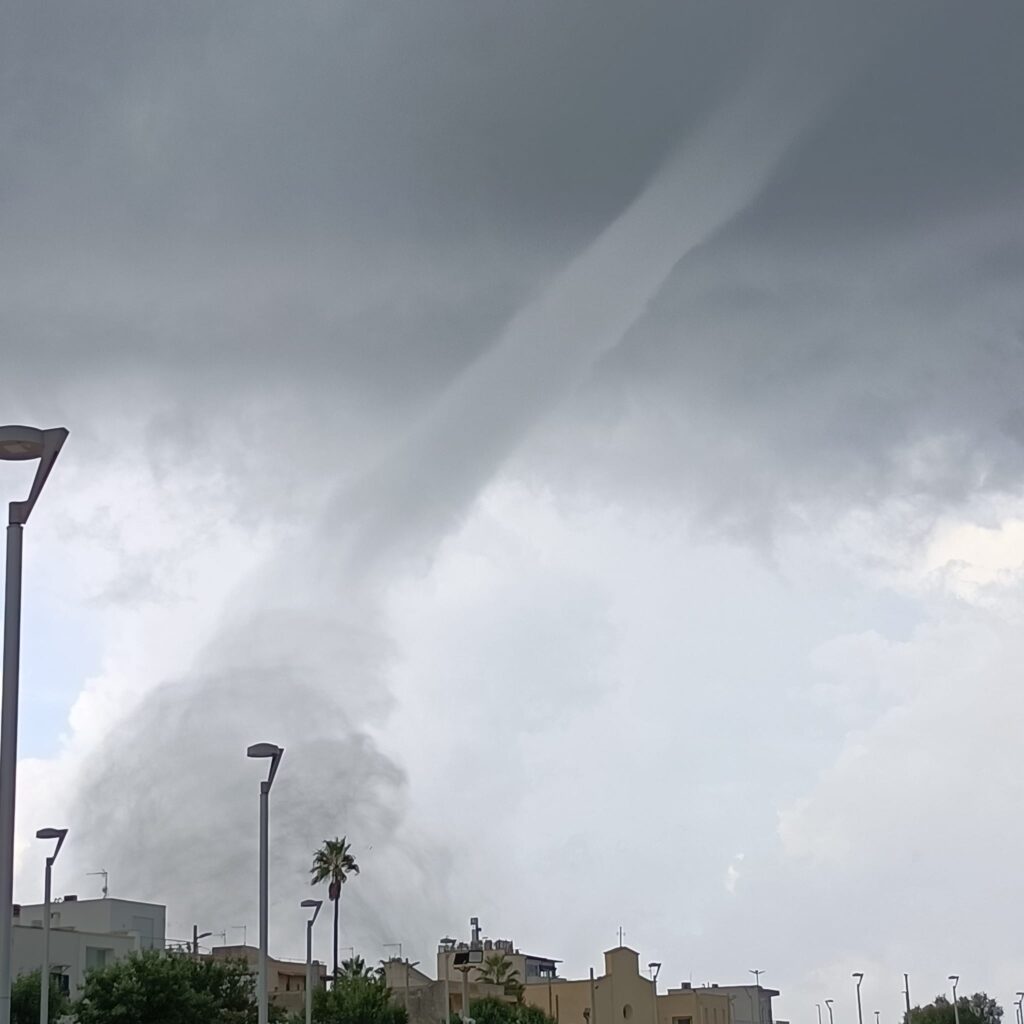 tornado san foca puglia