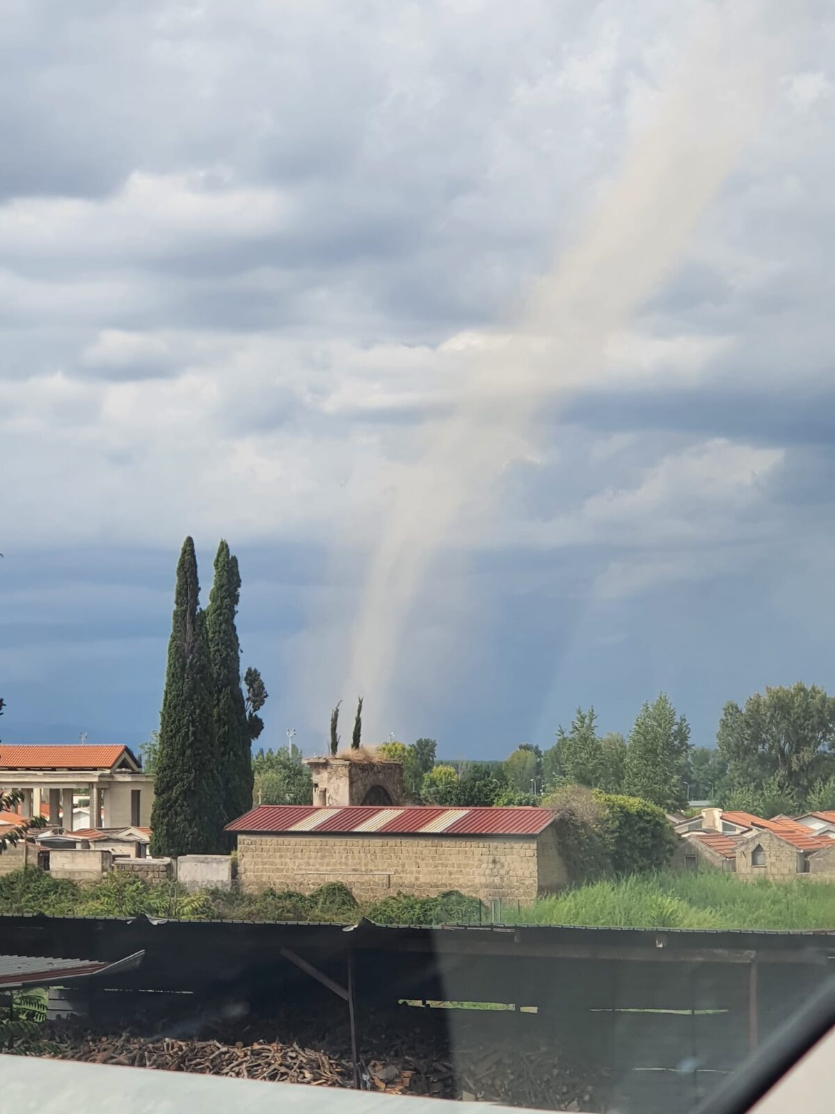 tornado teverola campania