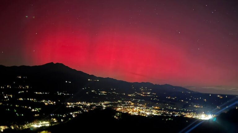 aurora boreale italia foto