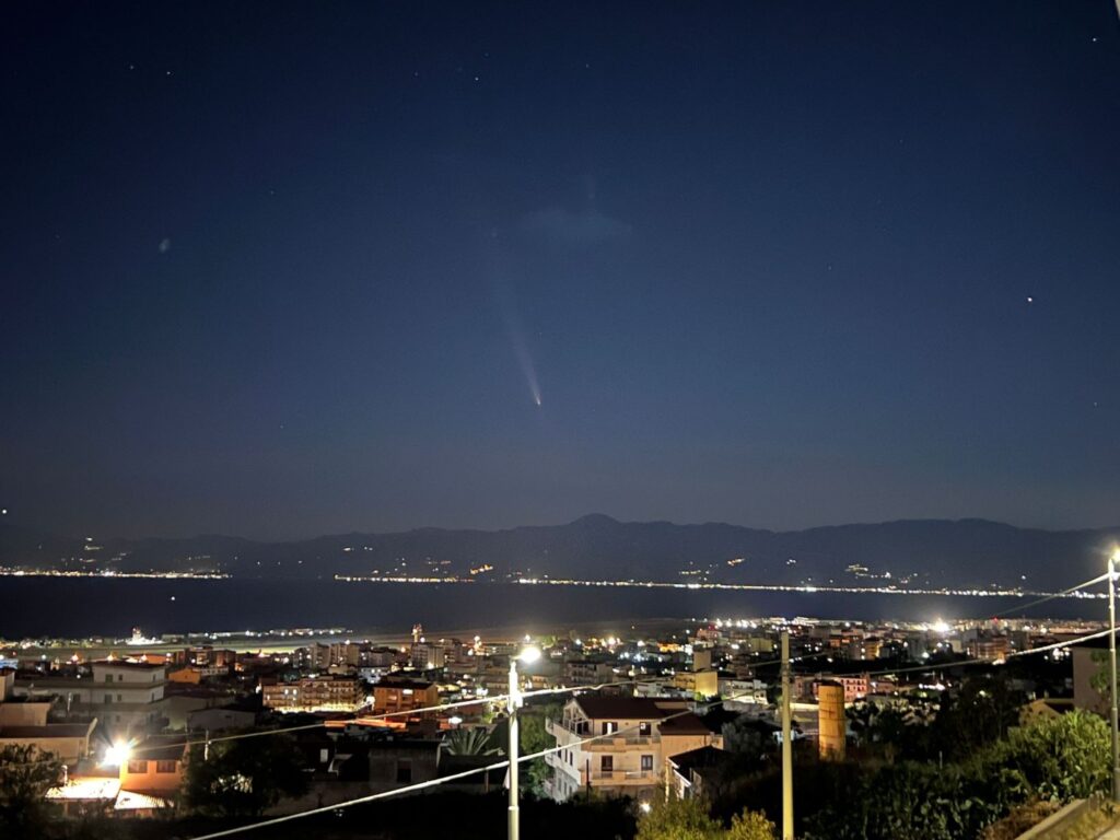 Cometa C2023 A3 Tsuchinshan-ATLAS reggio calabria 14 ottobre 2024