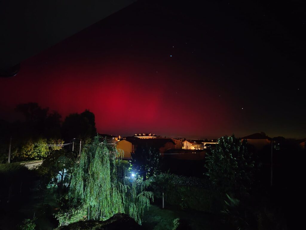 aurora boreale italia foto