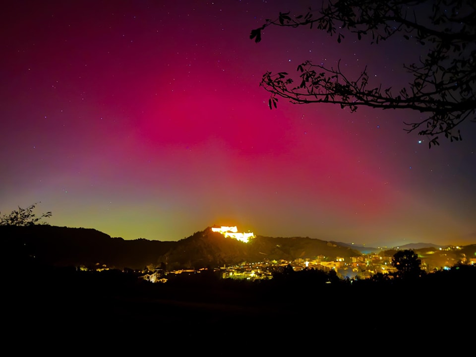 aurora boreale italia foto