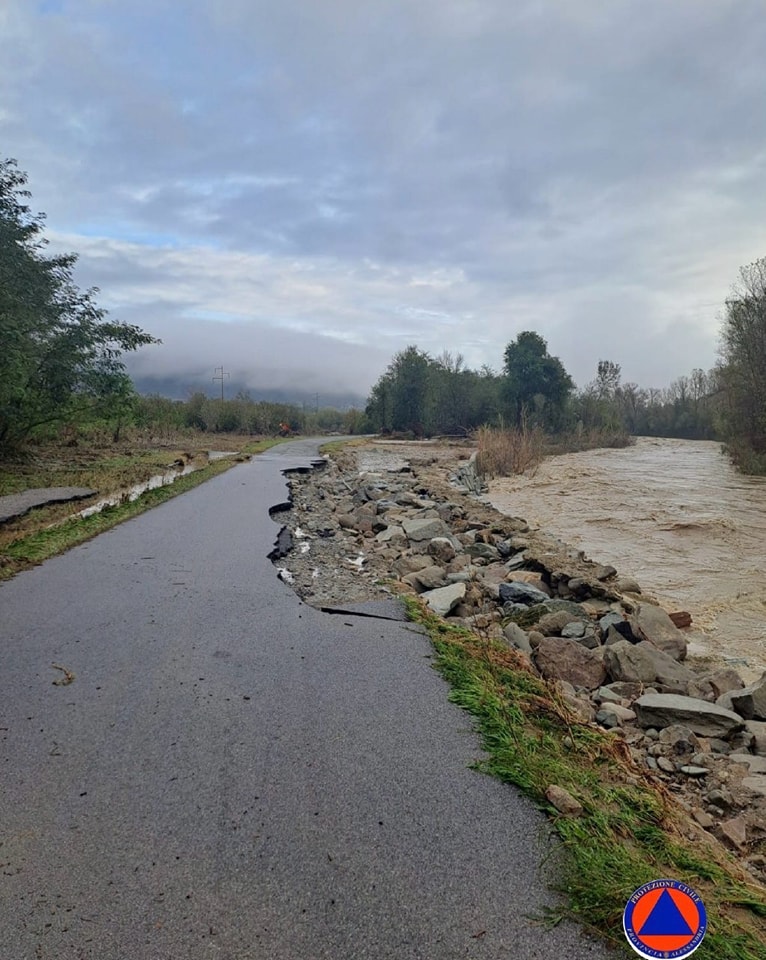 La strada comunale di Spigno Monferrato erosa dalla piena del Bormida di Spigno