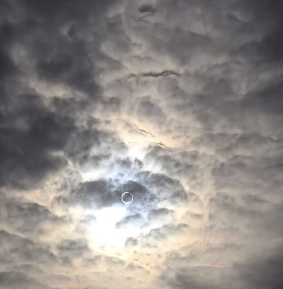 eclissi solare anulare anello fuoco argentina