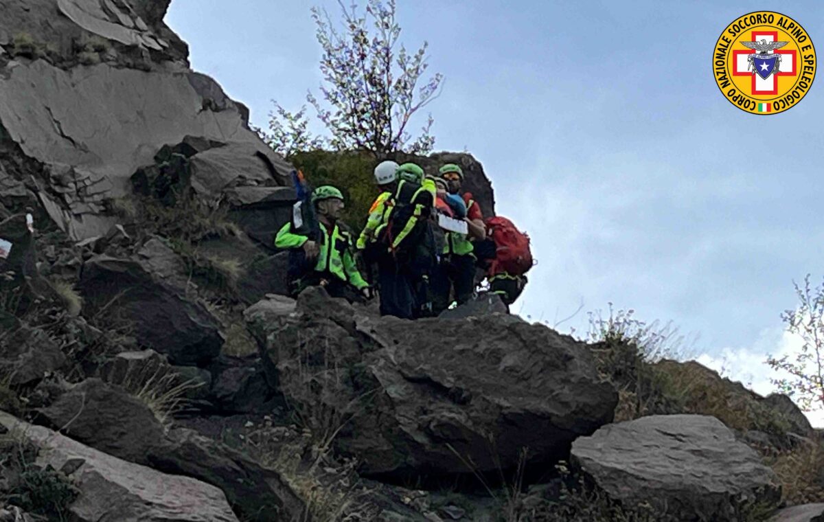 escursionista soccorso alpino etna