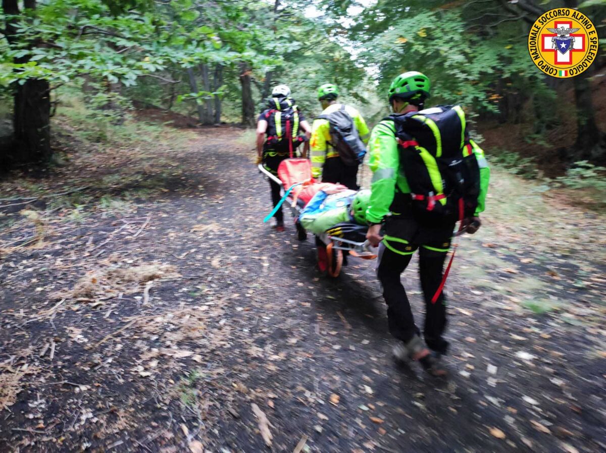 escursionista soccorso alpino etna