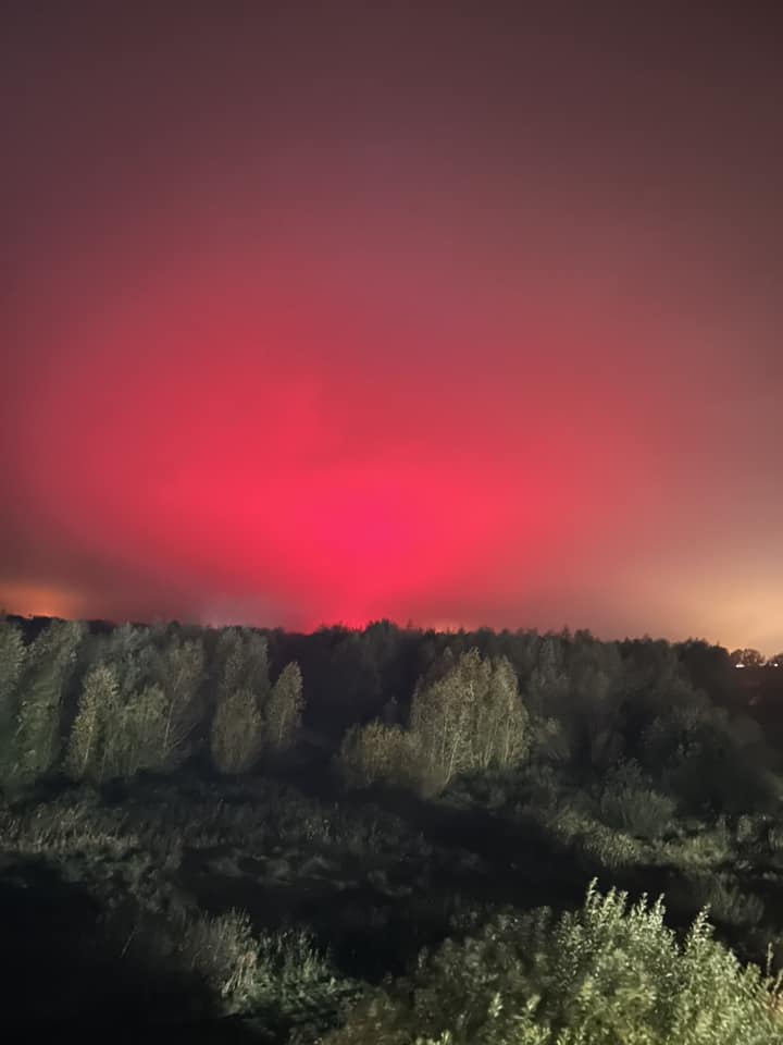 fabbrica pomodori finta aurora boreale