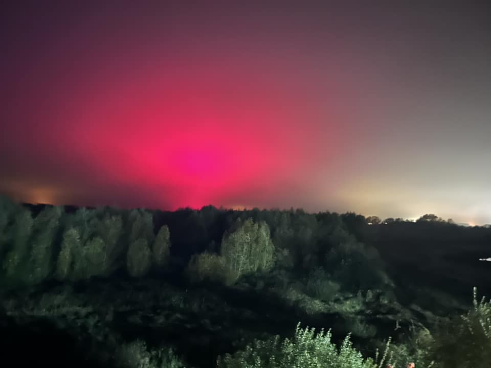 fabbrica pomodori finta aurora boreale