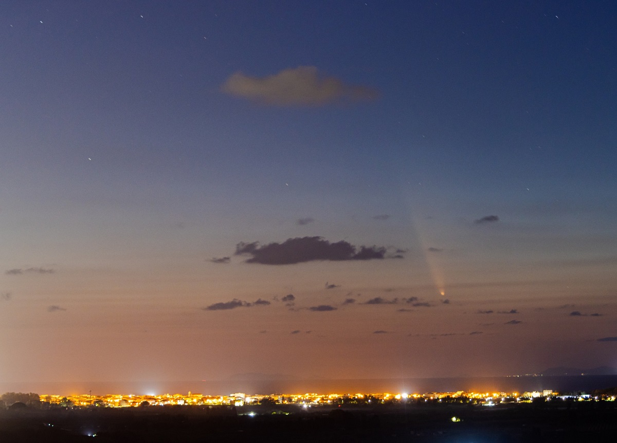 foto Cometa C2023 A3 Tsuchinshan-ATLAS Brosio Calabria