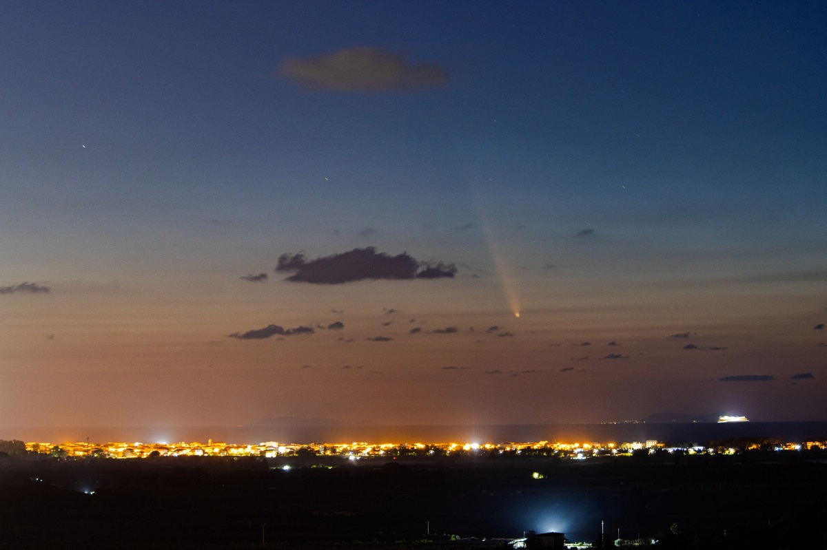 foto Cometa C2023 A3 Tsuchinshan-ATLAS Brosio Calabria