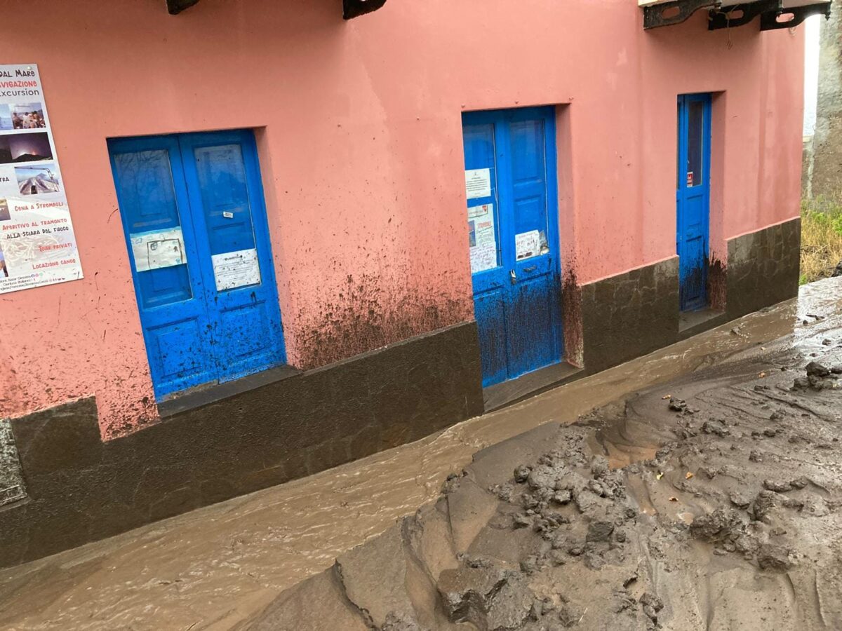 foto ginostra stromboli maltempo sicilia eolie oggi