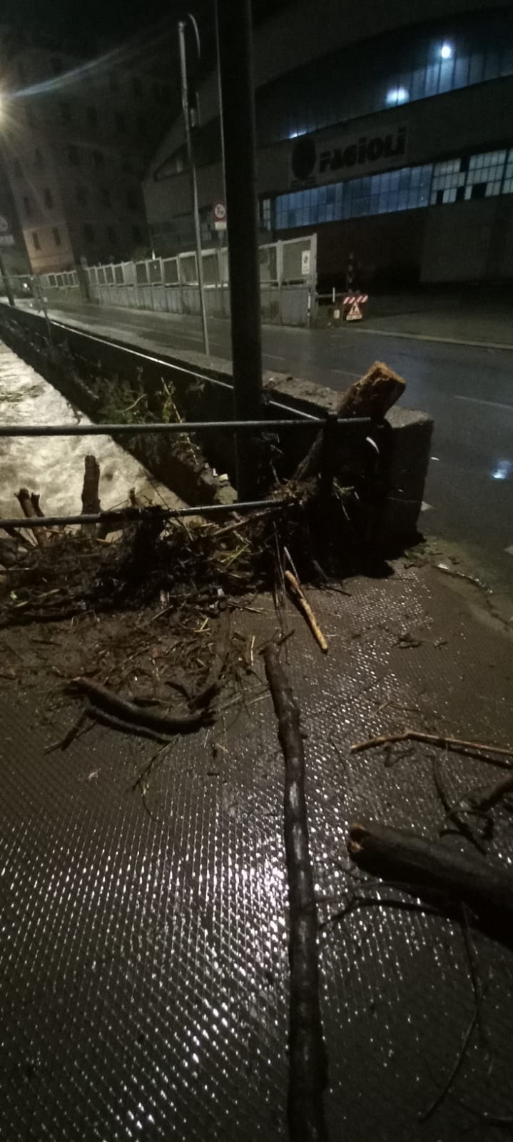 maltempo genova liguria rio fegino