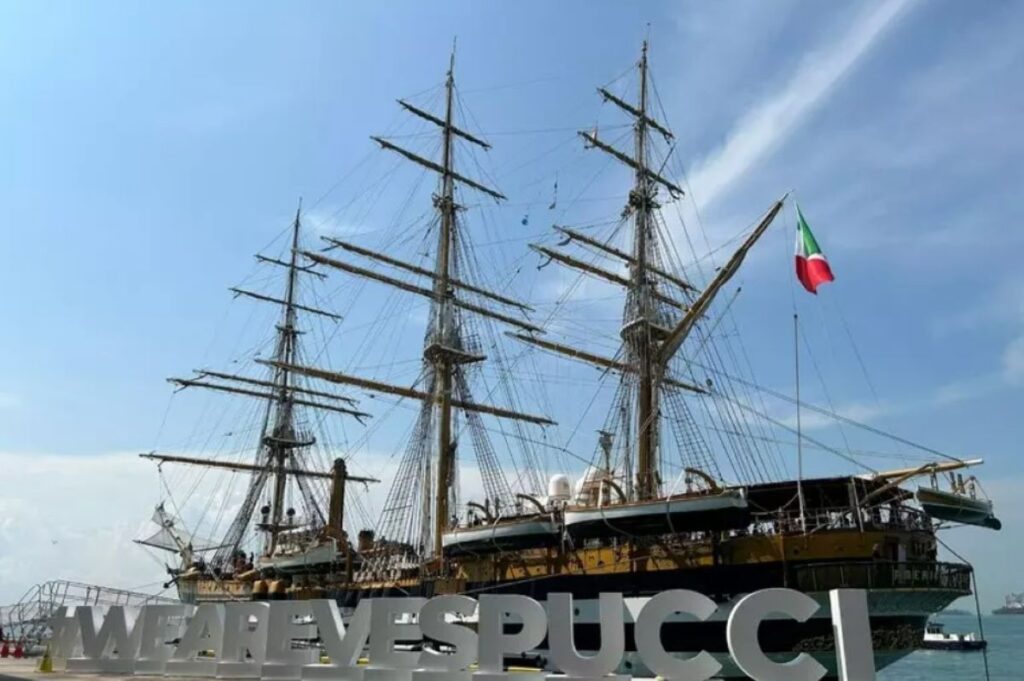 nave Amerigo Vespucci