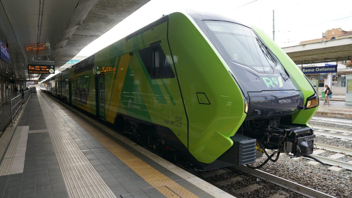 nuovo treno regionale trenitalia sostenibile verde