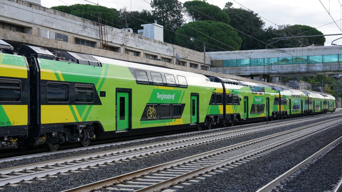 nuovo treno regionale trenitalia sostenibile verde