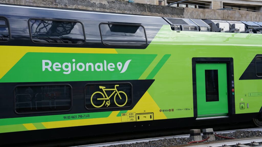 nuovo treno regionale trenitalia sostenibile verde