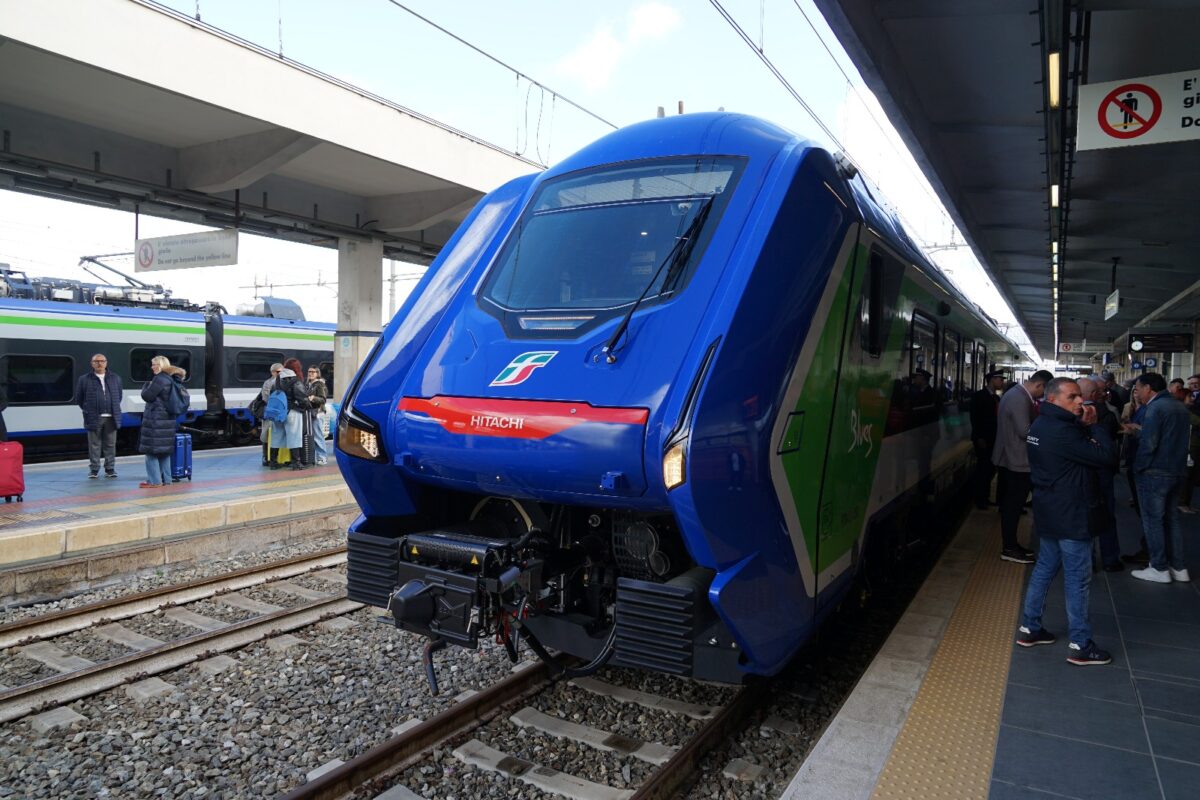 Calabria nuovo treno ibrido