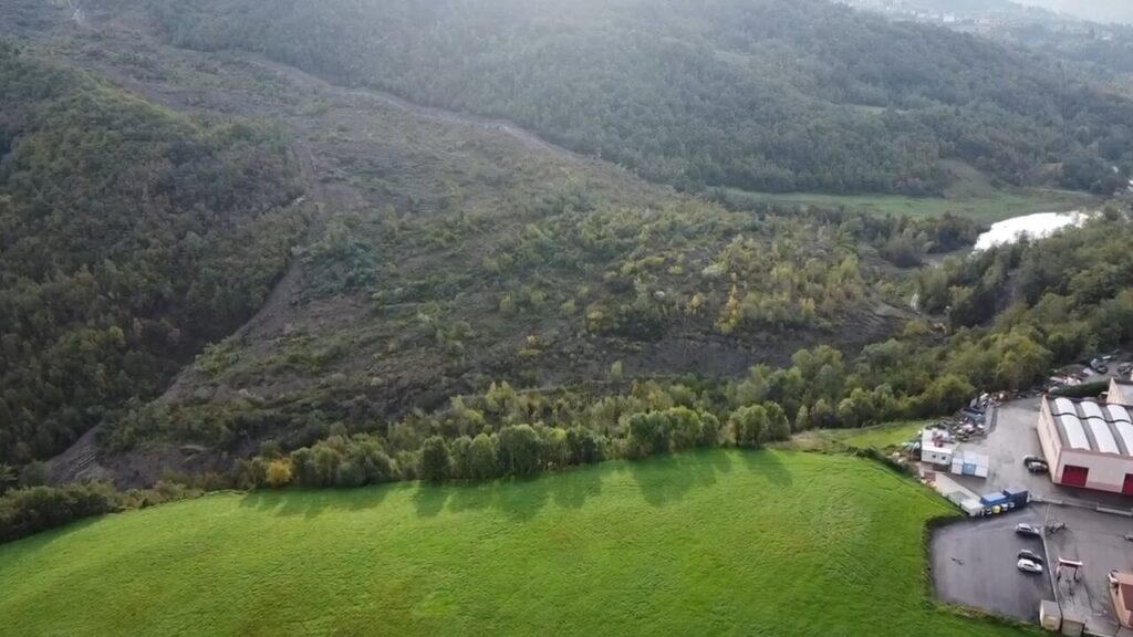 Frana a San Benedetto Val di Sambro, nell'Appennino bolognese, alle Cà di Sotto