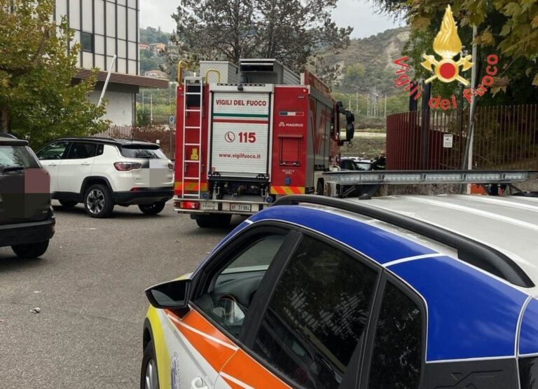 cosenza morto folgorato