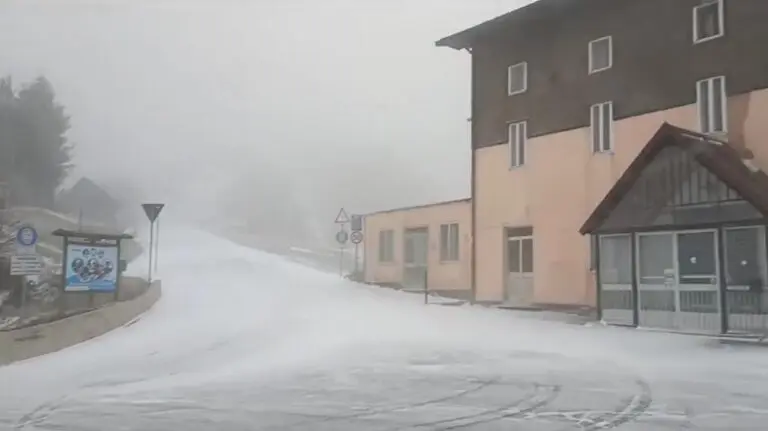 neve passo delle radici appennino modenese