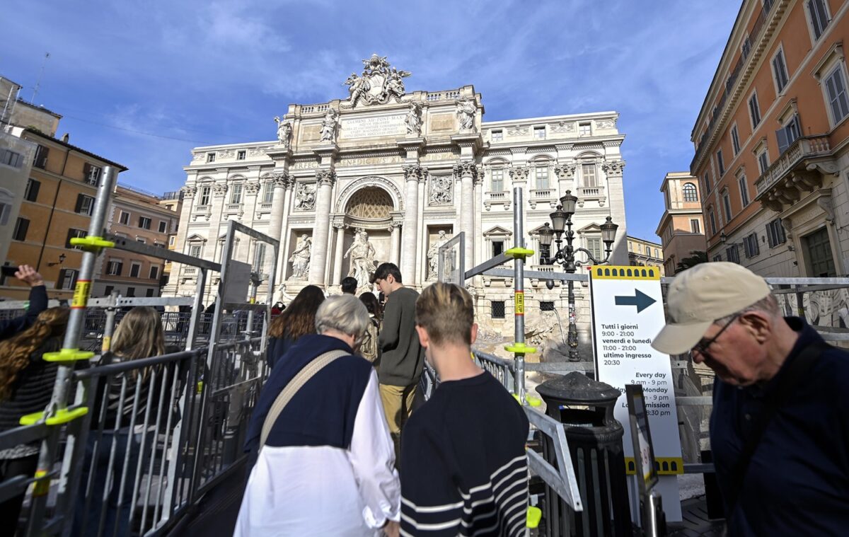 passarella fontana di trevi