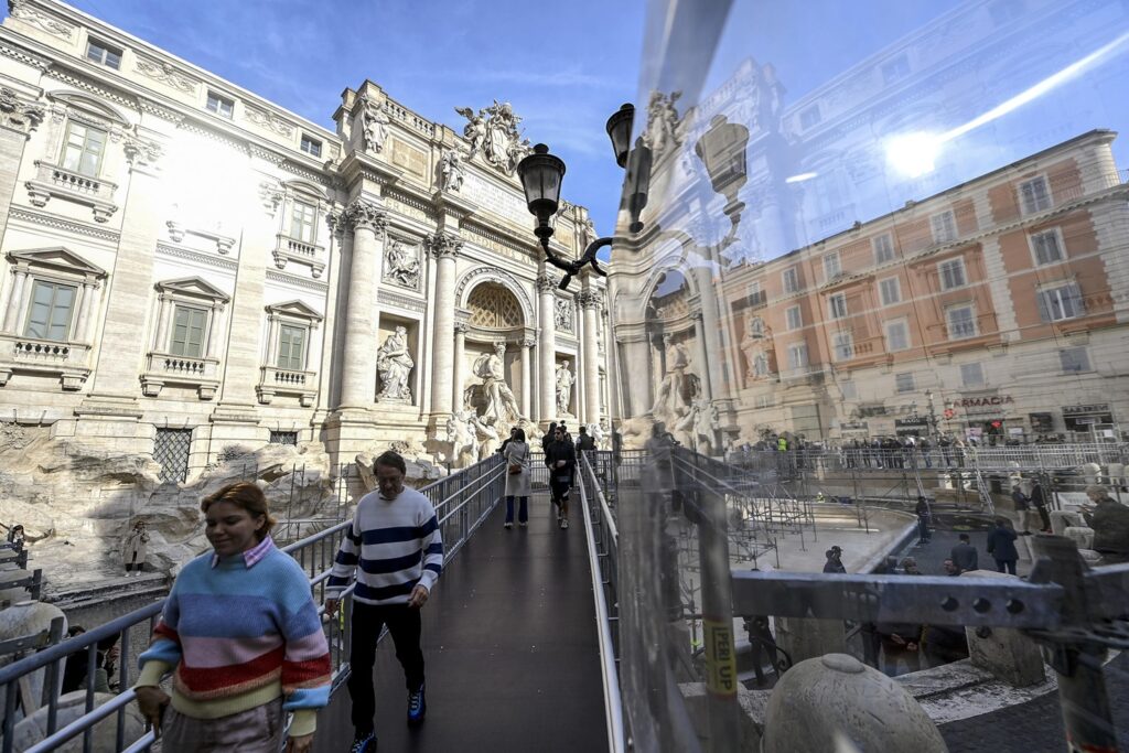 passarella fontana di trevi