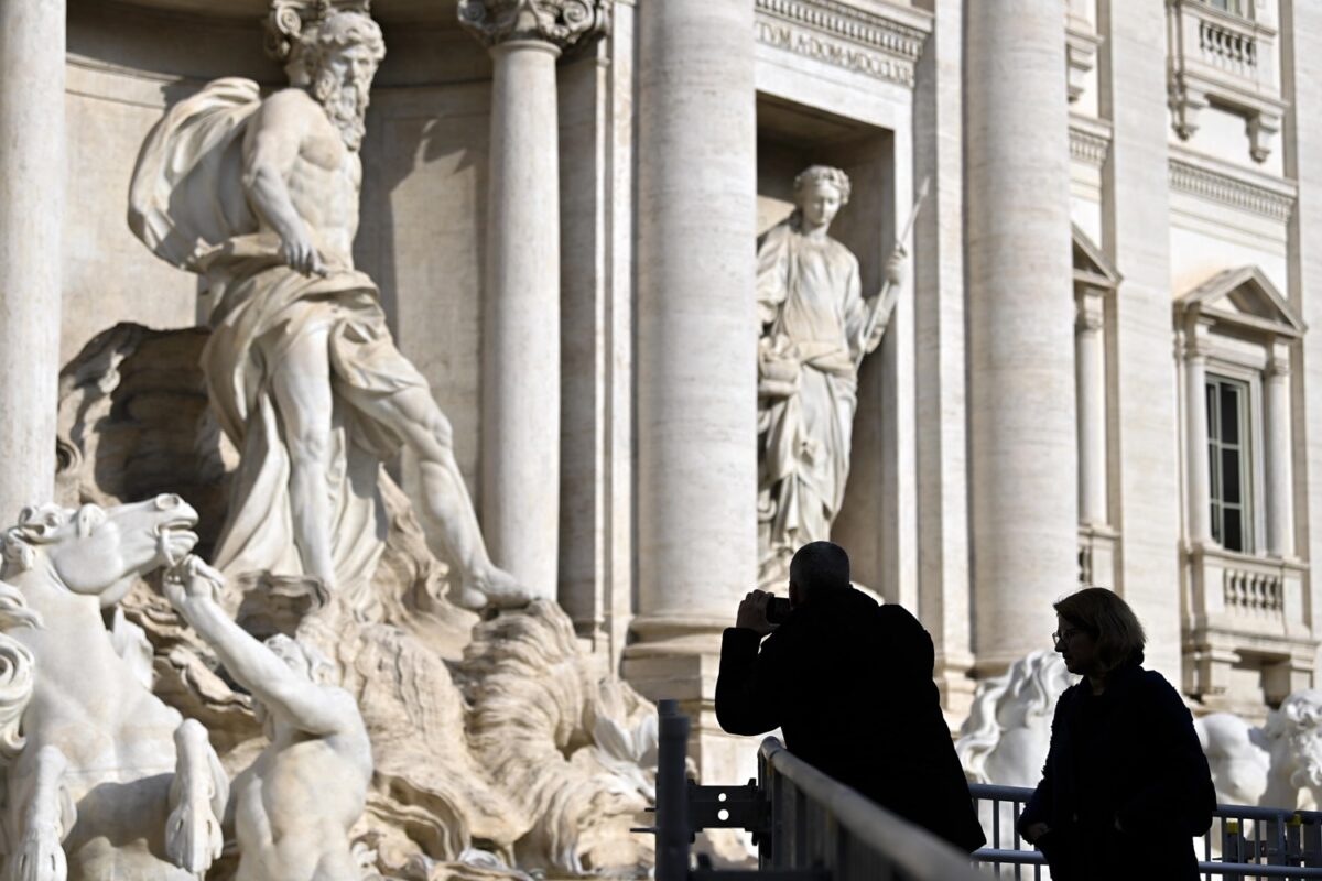 passarella fontana di trevi