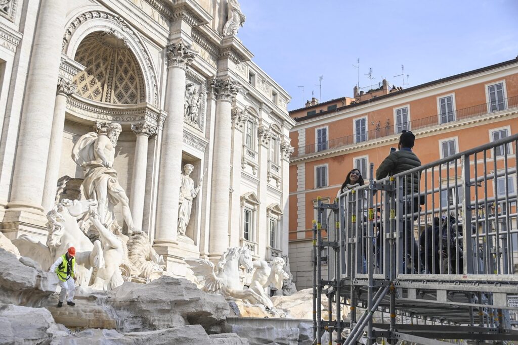 passarella fontana di trevi