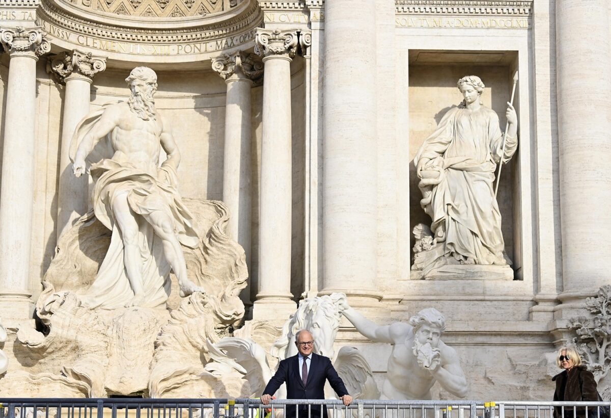 passarella fontana di trevi